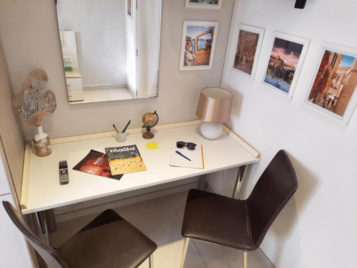 Cozy Rooms - Great Bus Connections - Free Parking 莫斯塔 外观 照片