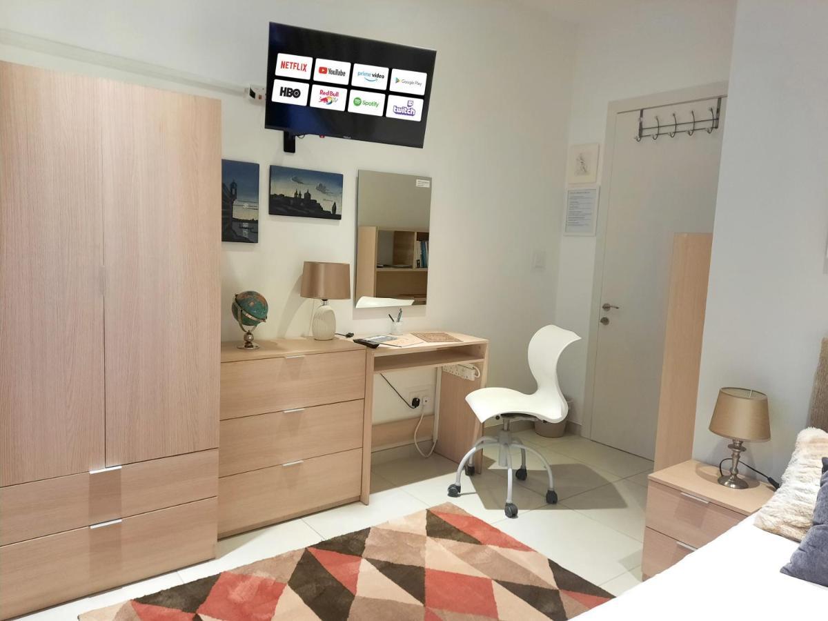 Cozy Rooms - Great Bus Connections - Free Parking 莫斯塔 外观 照片
